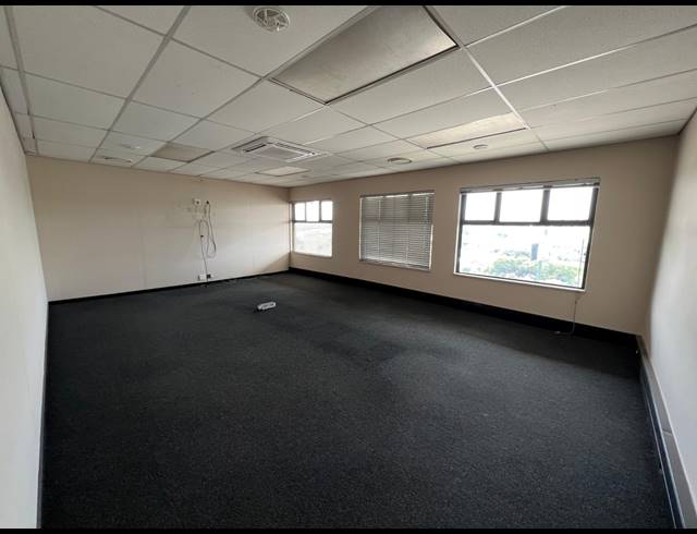 7,486M² WAREHOUSE TO LET IN STRIJDOMPARK